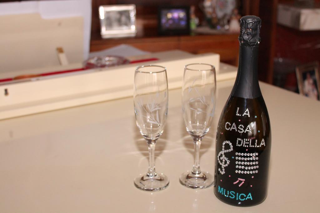チャンピーノ La Casa Della Musica Bed & Breakfast エクステリア 写真
